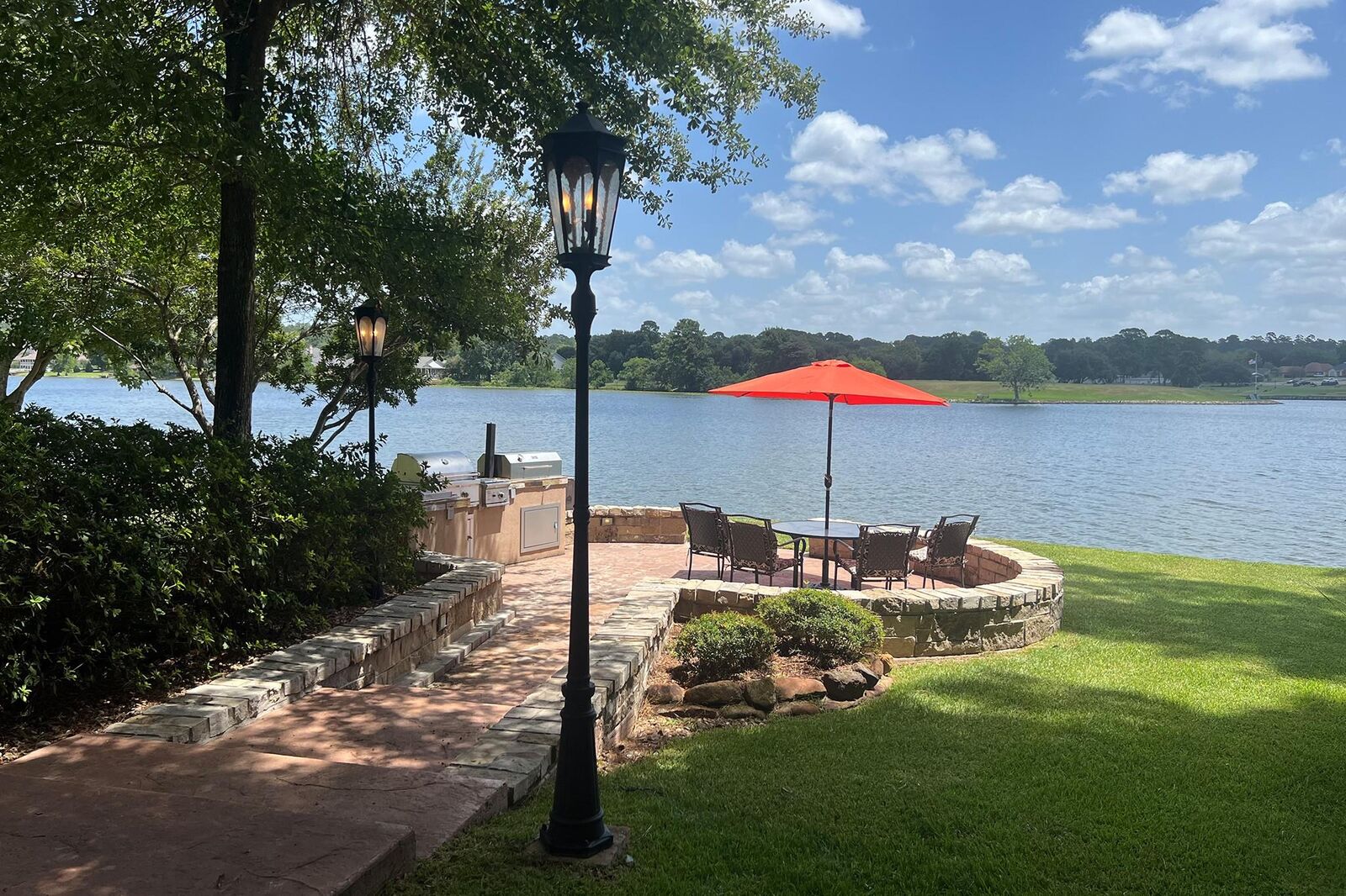 Property Photo:  852 Overbrook Drive  TX 77340 