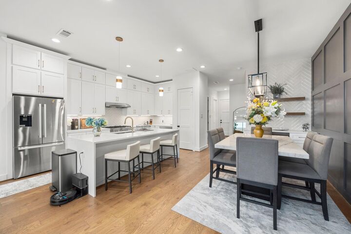 Property Photo:  2411 Hazard Street  TX 77019 