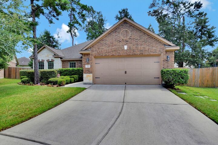 Property Photo: 974 Gowan Drive TX 77301