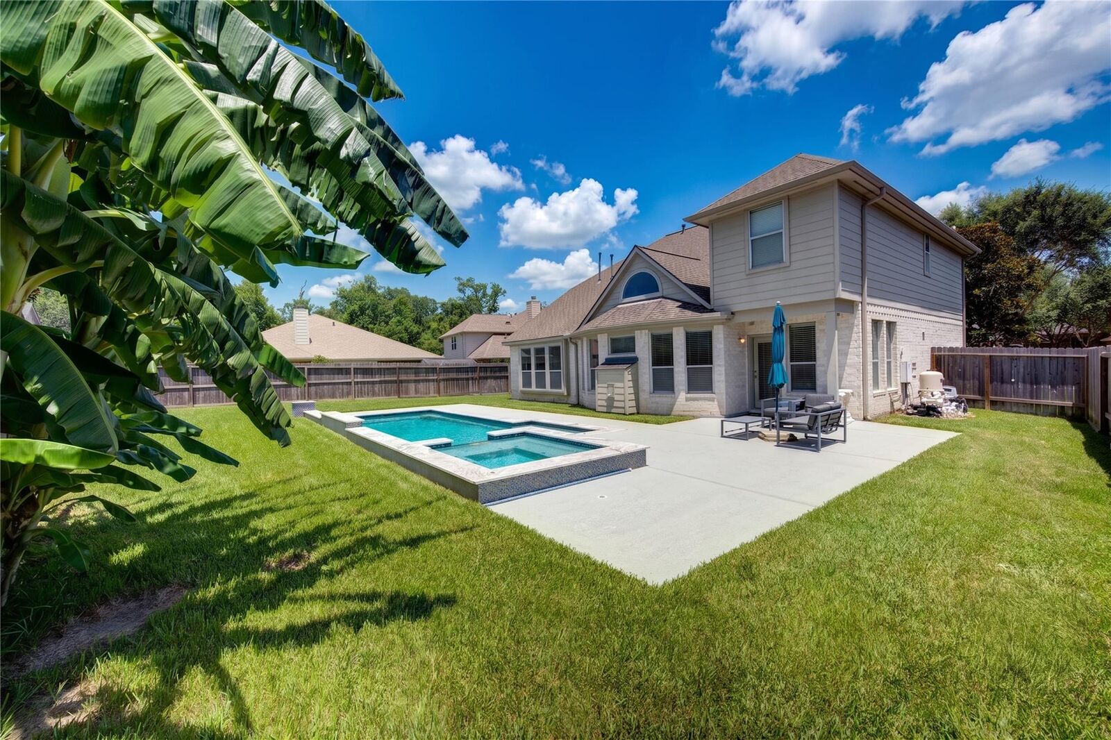 Property Photo:  7931 Black Horse Cove  TX 77459 