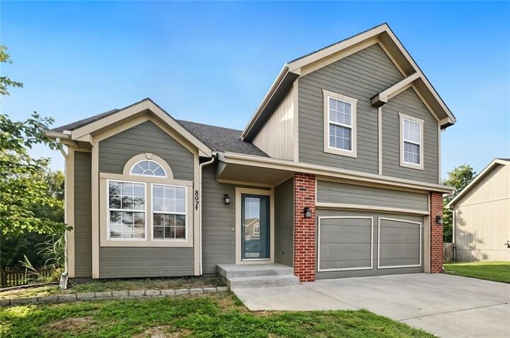 Property Photo:  802 N Cypress Circle  MO 64060 
