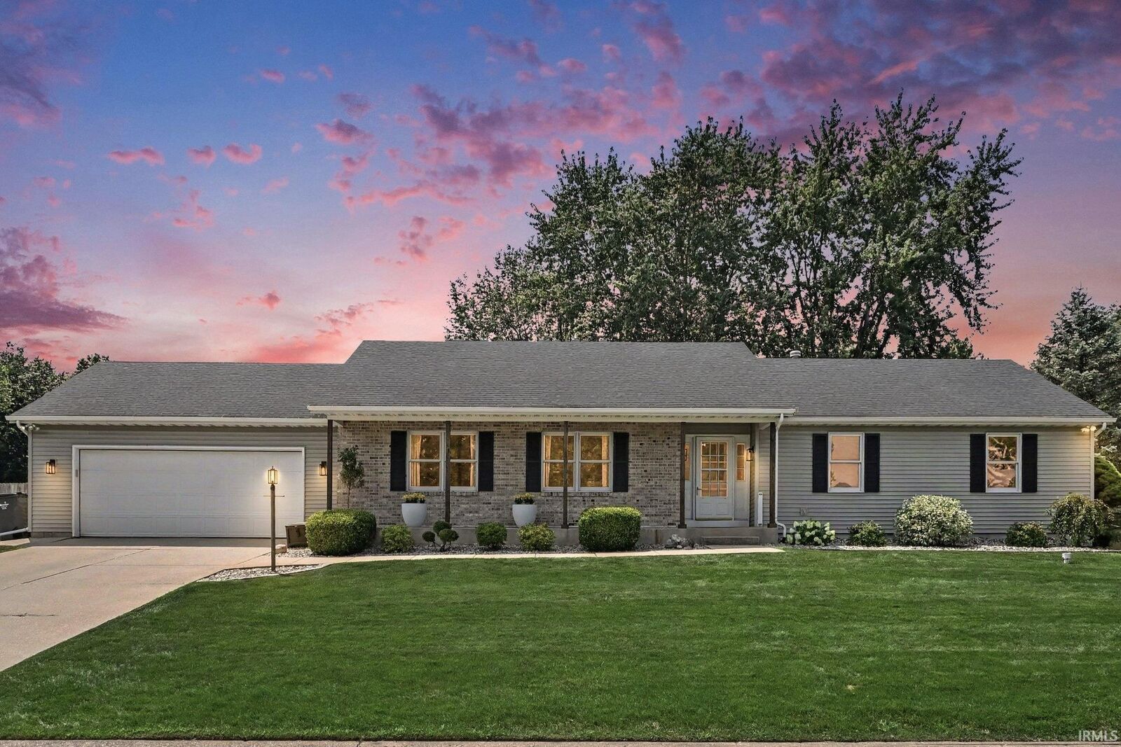 Property Photo: 59789 Settlers Trail IN 46561