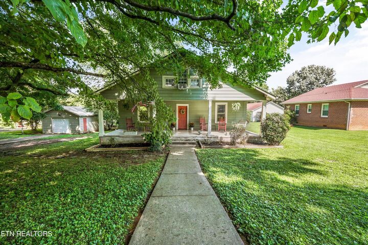 Property Photo:  8 W Farrell St  TN 37826 