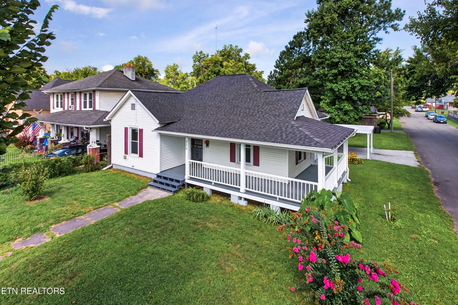 Property Photo:  333 E Burwell Ave  TN 37917 
