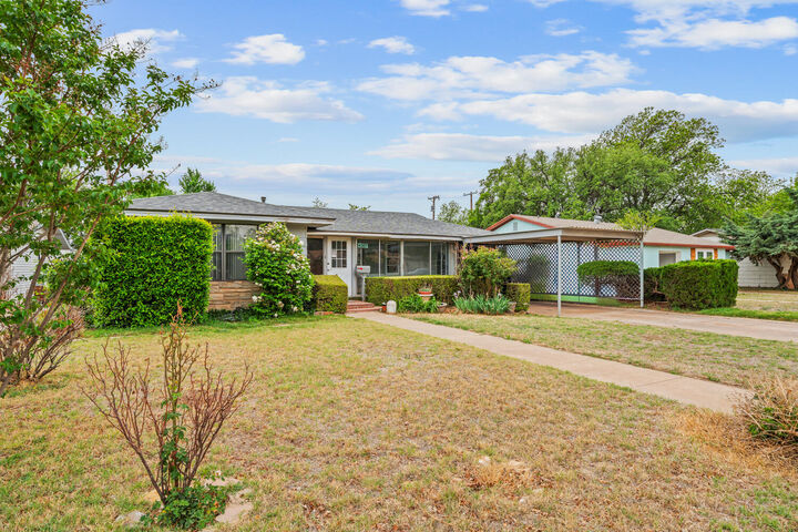 Property Photo:  4307 41st Street  TX 79413 