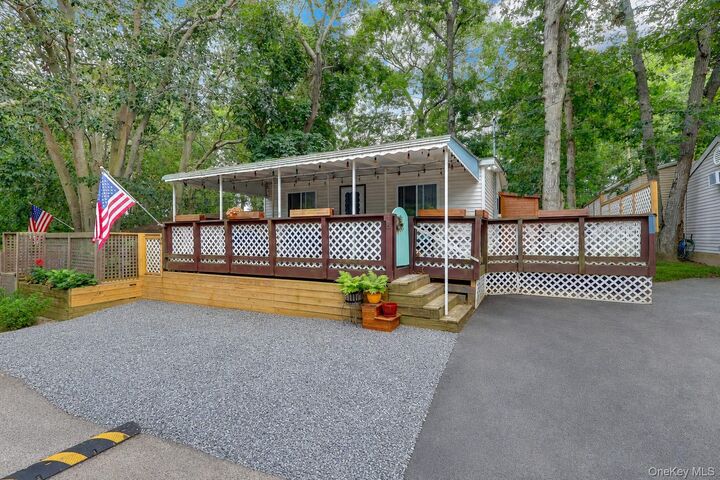 Property Photo: 15 Cottage Road NY 11933