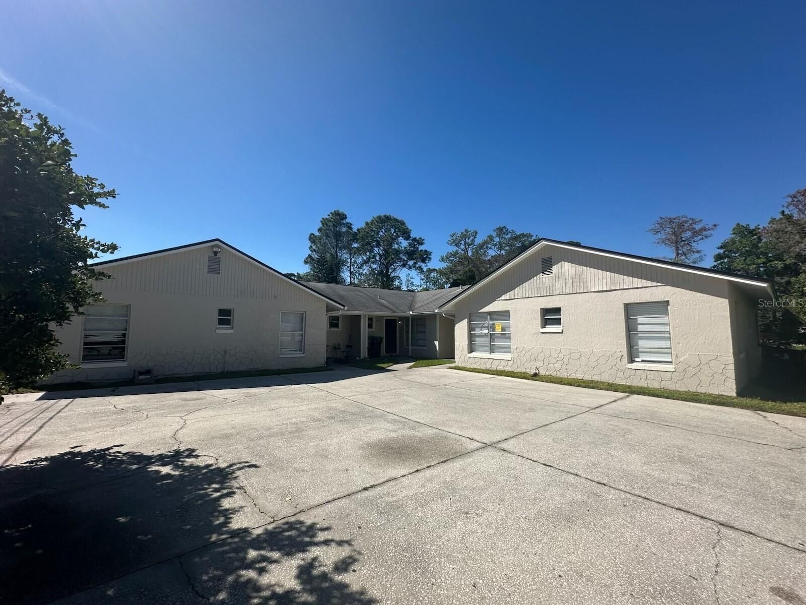 Property Photo:  1816 Bonneville 1816  FL 32826 