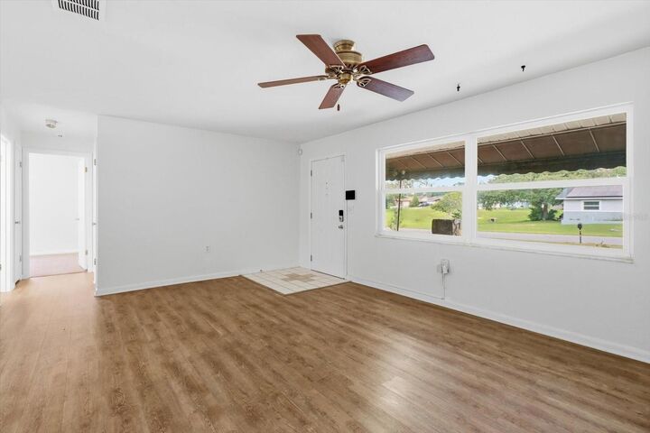 Property Photo: 518 S Adams Street FL 34465