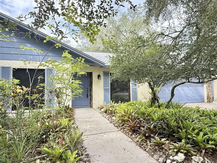 Property Photo:  901 W River Dr  FL 33617 