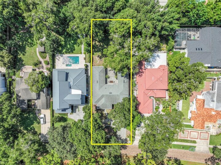 Property Photo: 150 E Reading Way FL 32789