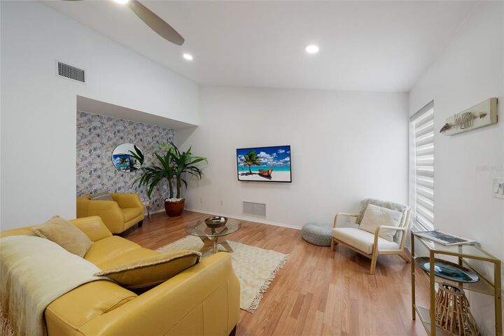 Property Photo:  643 Mobile Road  FL 34293 