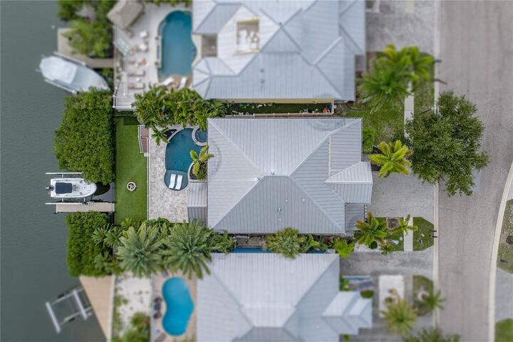 Property Photo: 6411 Grenada Island Avenue FL 33572