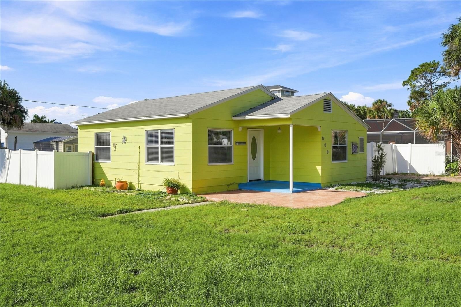 Property Photo: 600 79th Avenue FL 33706