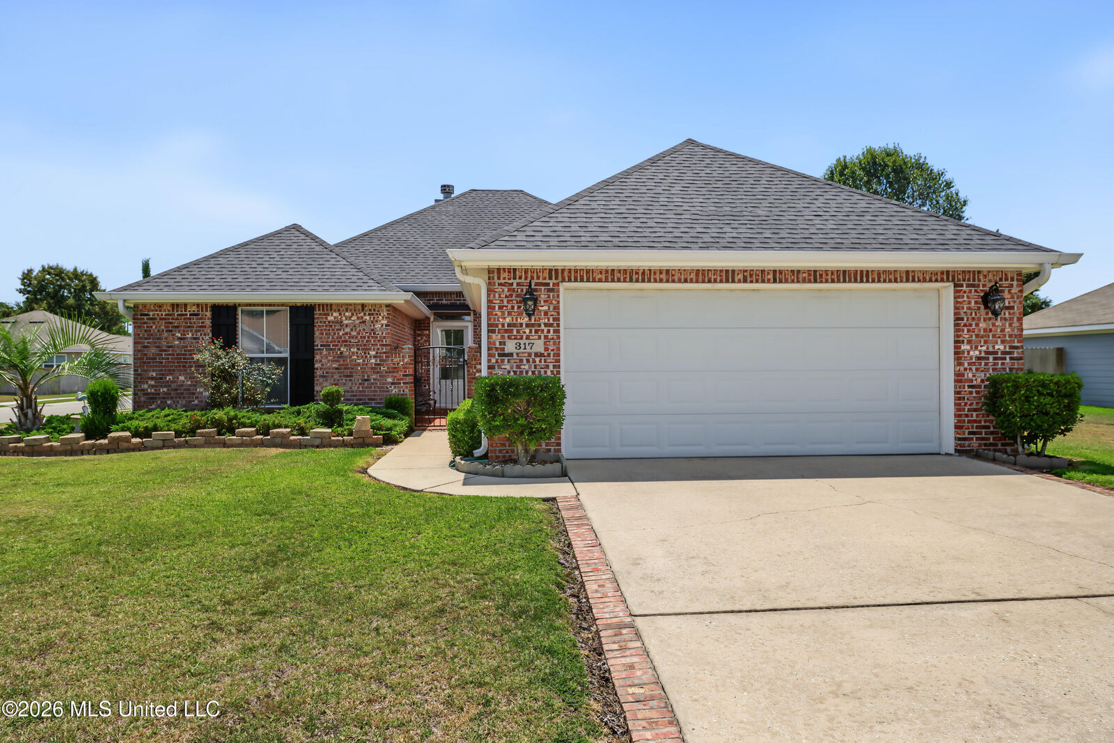 Property Photo:  317 Twin Lakes Boulevard  MS 39560 