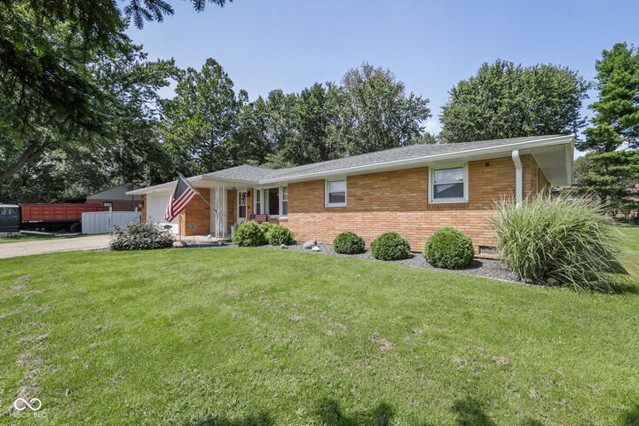 Property Photo: 1128 E School Street IN 46012