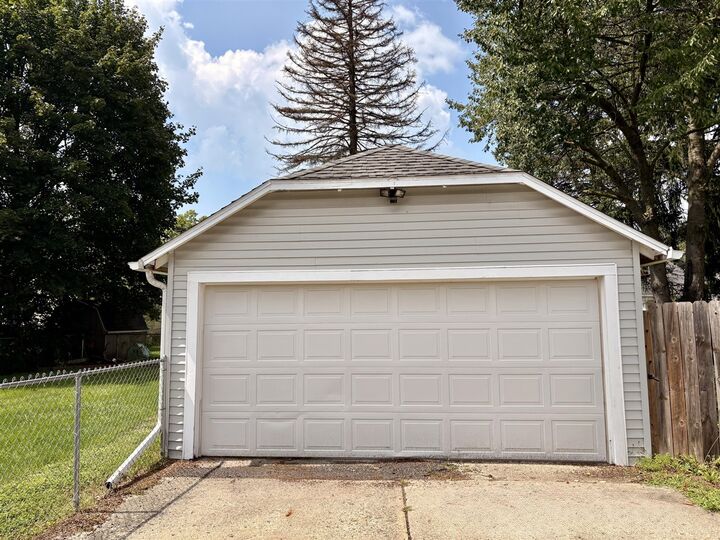 Property Photo: 602 Seventh Street MI 49203-1653