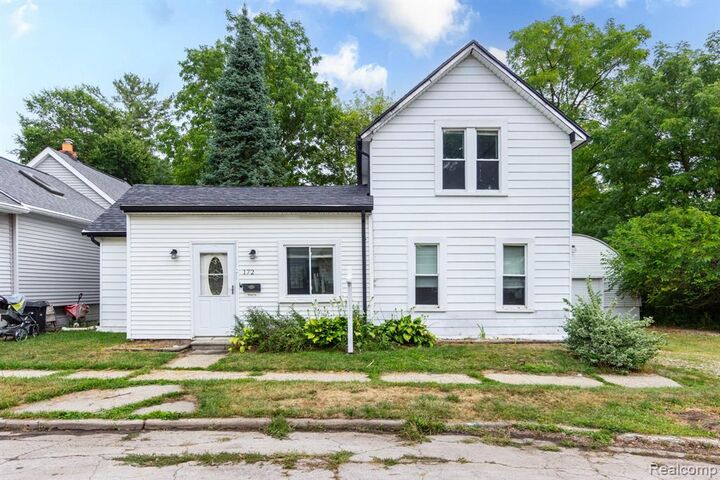 Property Photo: 172 Higgins Street MI 48446 2235