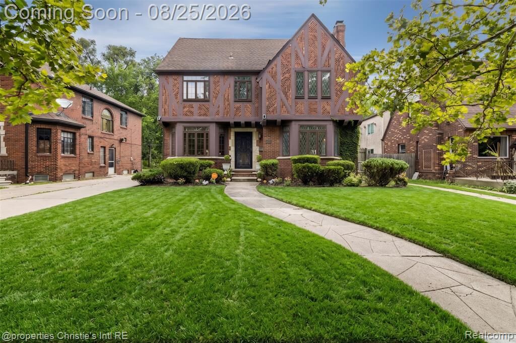 Property Photo: 18944 Warrington Drive MI 48221 2274