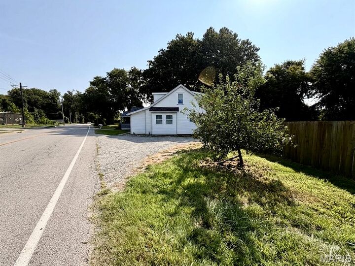 Property Photo: 4510-18 Green Park Road MO 63123