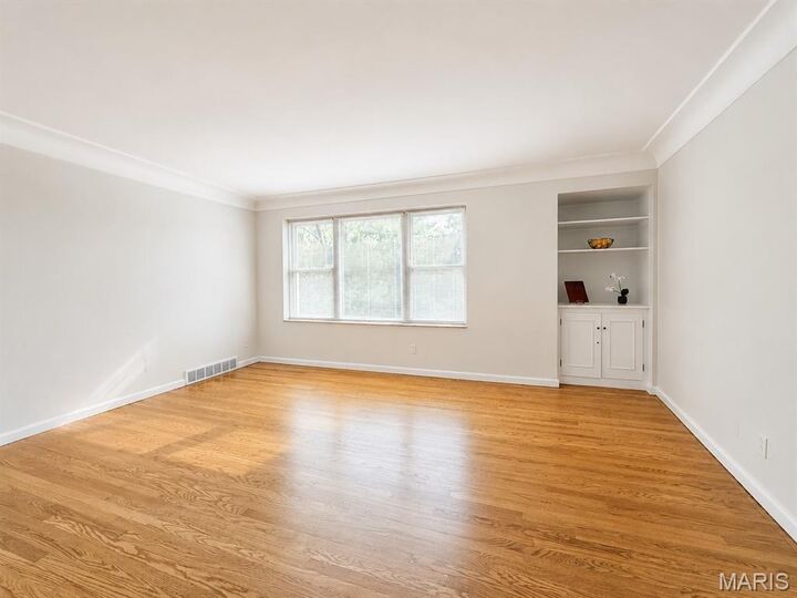 Property Photo: 6930 Jamieson Avenue MO 63109