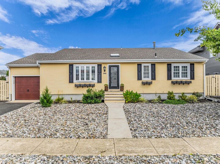 Property Photo:  318 Aldo Drive  NJ 08753 