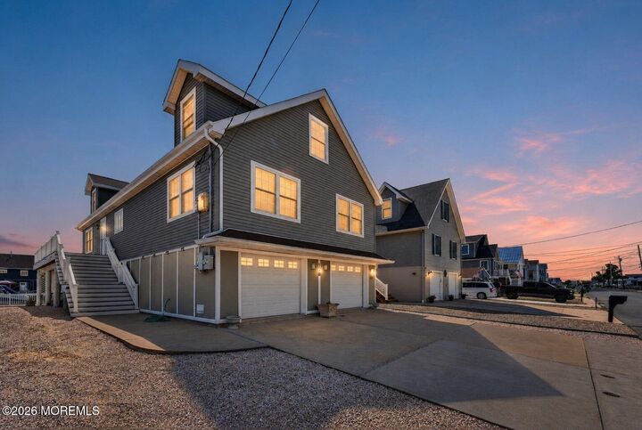 Property Photo:  128 E Mohawk Drive  NJ 08087 
