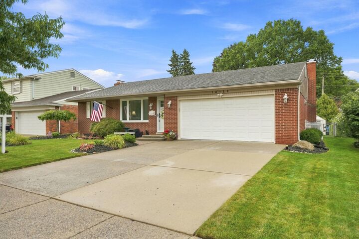 Property Photo: 14122 Hubbard Street MI 48154