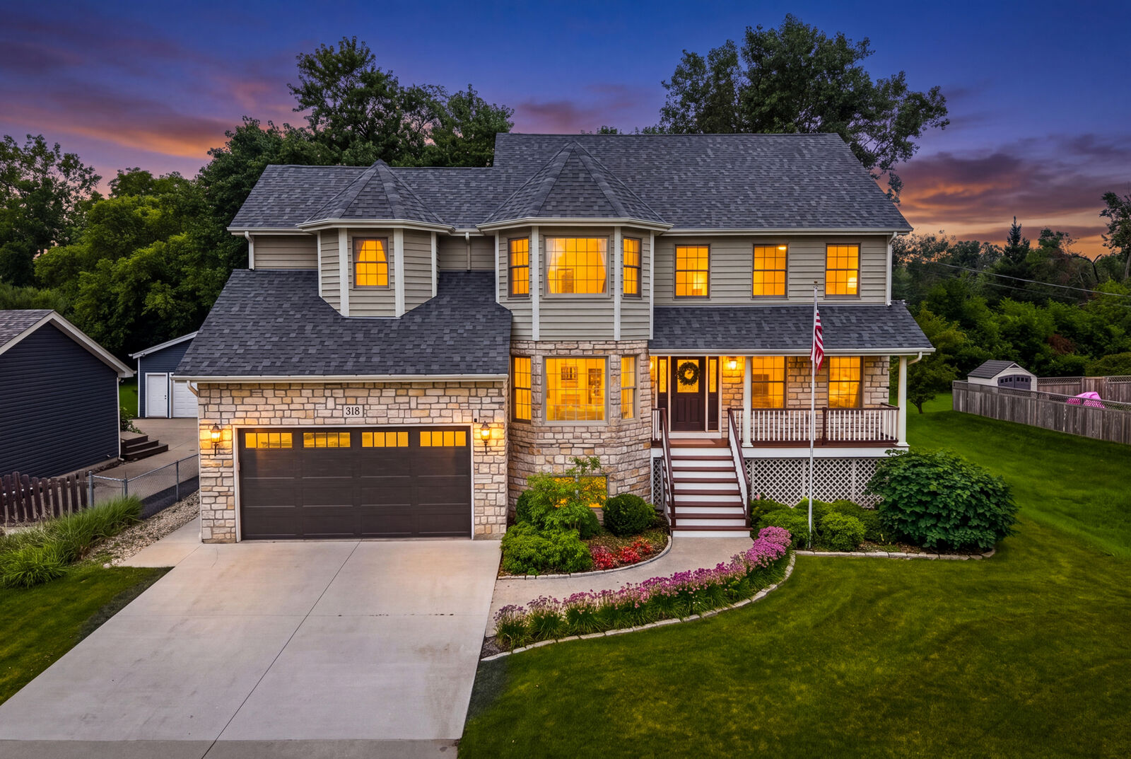 Property Photo: 318 N West Road IL 60148