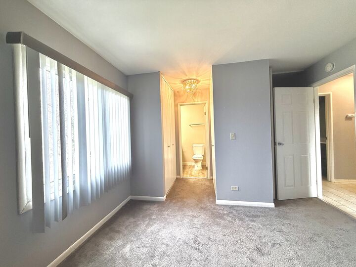 Property Photo:  3108 Roberts Drive 6  IL 60517 