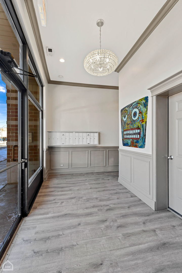 Property Photo: 4705 S Champlain Avenue 303 IL 60615