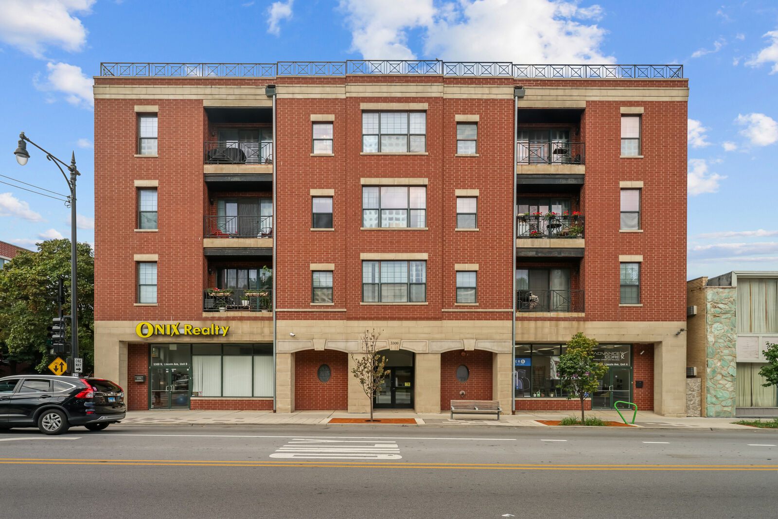 Property Photo: 5300 N Lincoln Avenue 3C IL 60625