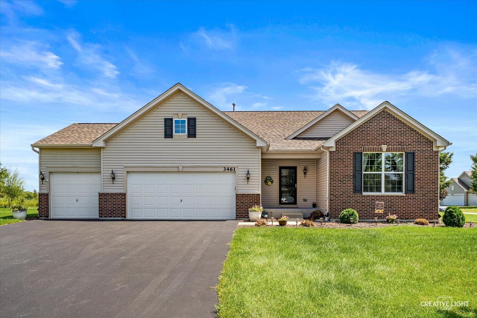 Property Photo: 3461 Fletcher Lane IL 60506