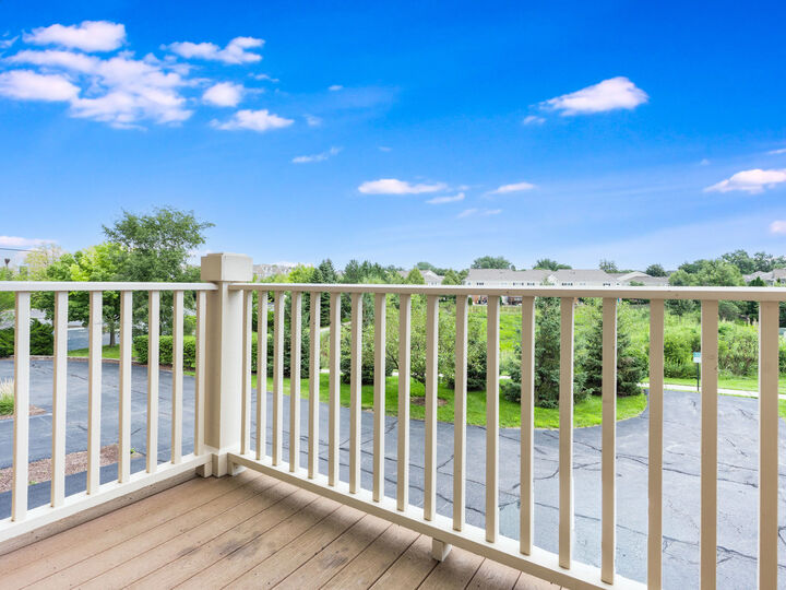 Property Photo: 2807 Henley Lane IL 60540
