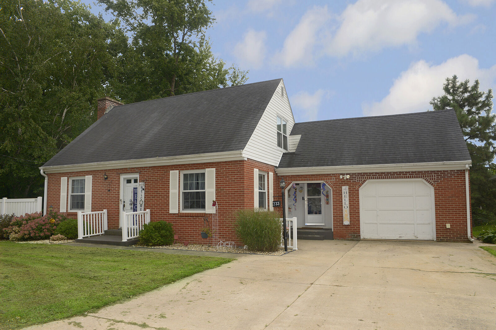Property Photo: 733 E Main Street IL 61350