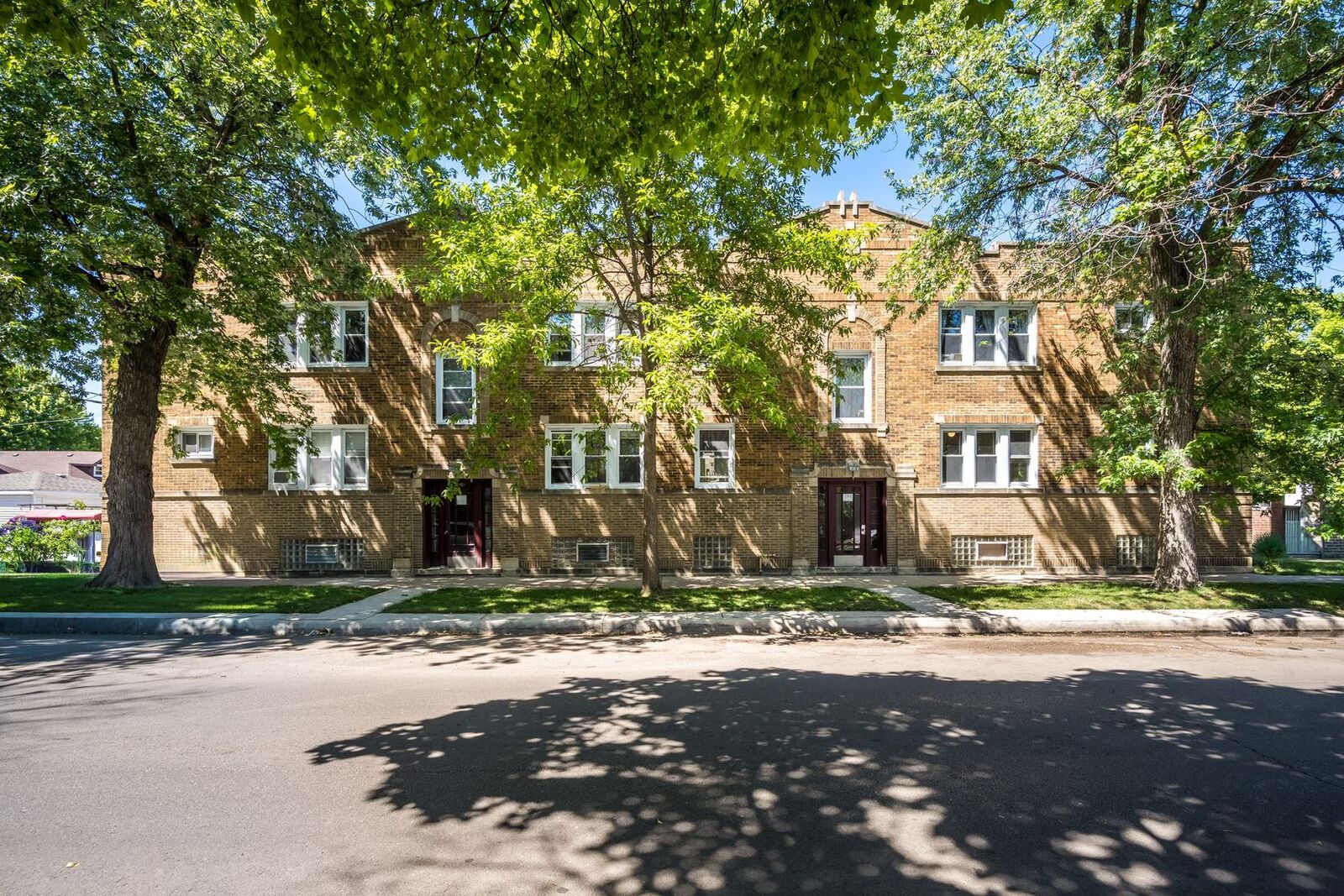 Property Photo:  5434 W Wellington Avenue 1E  IL 60641 