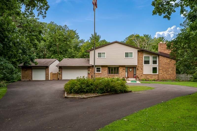 Property Photo: 16557 Grove Creek Circle IL 61063