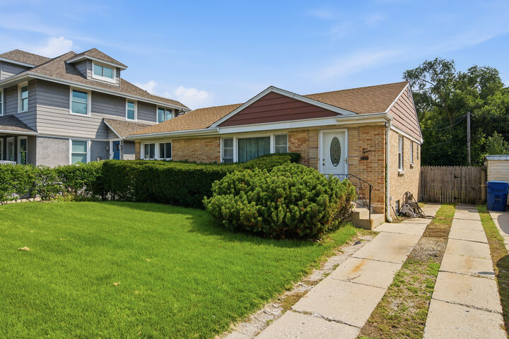 Property Photo:  515 Asbury Avenue  IL 60202 
