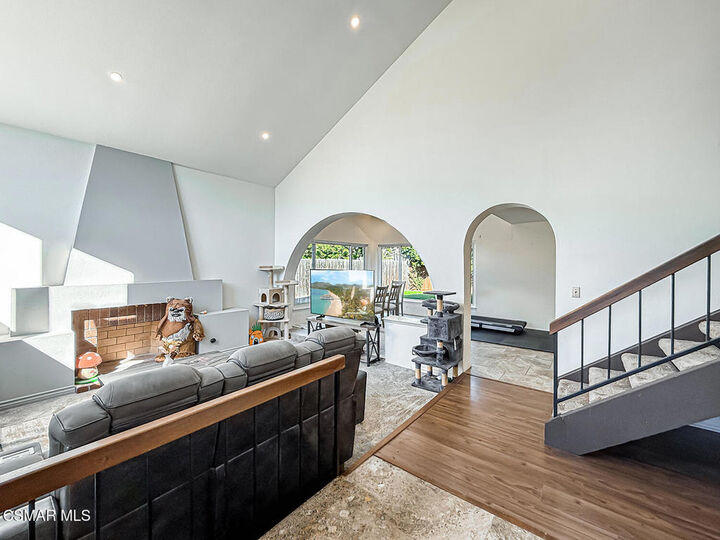 Property Photo: 564 Strauss Drive CA 91320