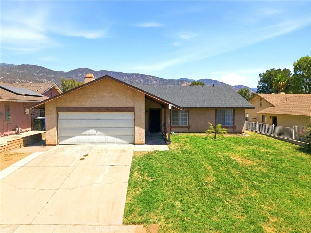 Property Photo:  1522 Creekside Drive  CA 92407 