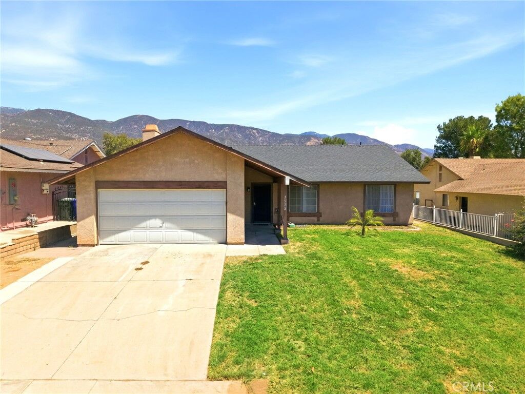Property Photo:  1522 Creekside Drive  CA 92407 