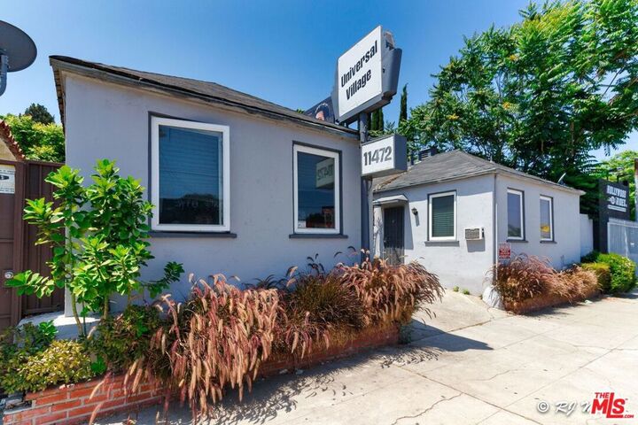 Property Photo:  11472 Ventura E  CA 91604 