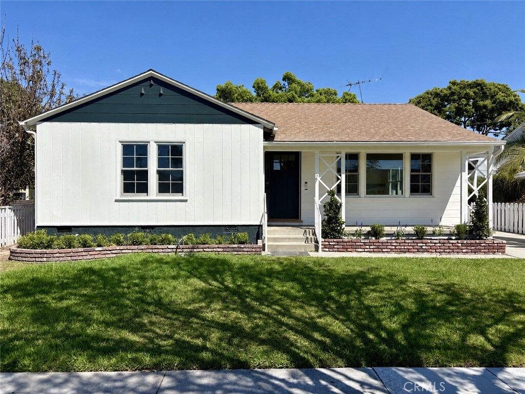 Property Photo:  5618 Verdura  CA 90712 