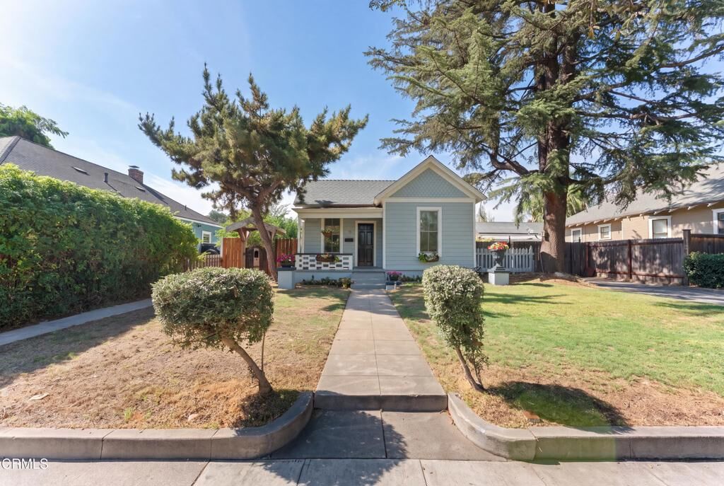 Property Photo:  79 W Villa Street  CA 91103 