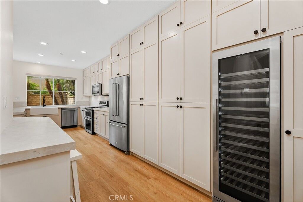 Property Photo:  252 Knoll Lake  CA 92692 
