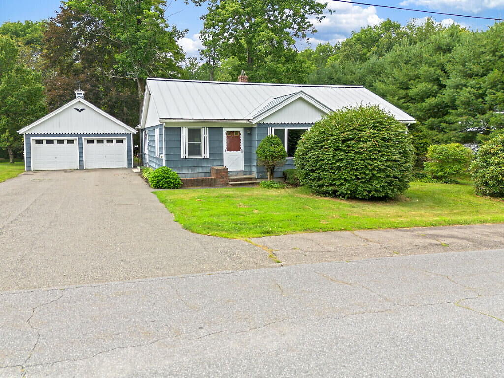 Property Photo:  30 Smith Street  ME 04330 