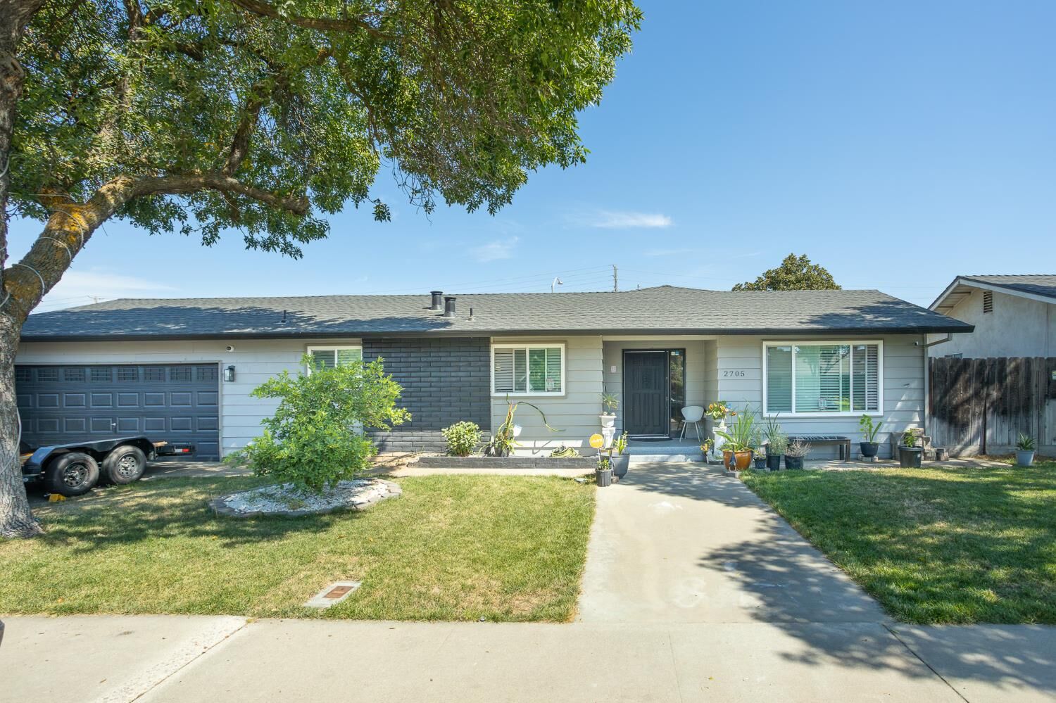 Property Photo: 2705 Stoneridge Drive CA 95355