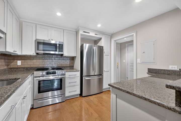 Property Photo:  4215 Harding Pike 412  TN 37205 