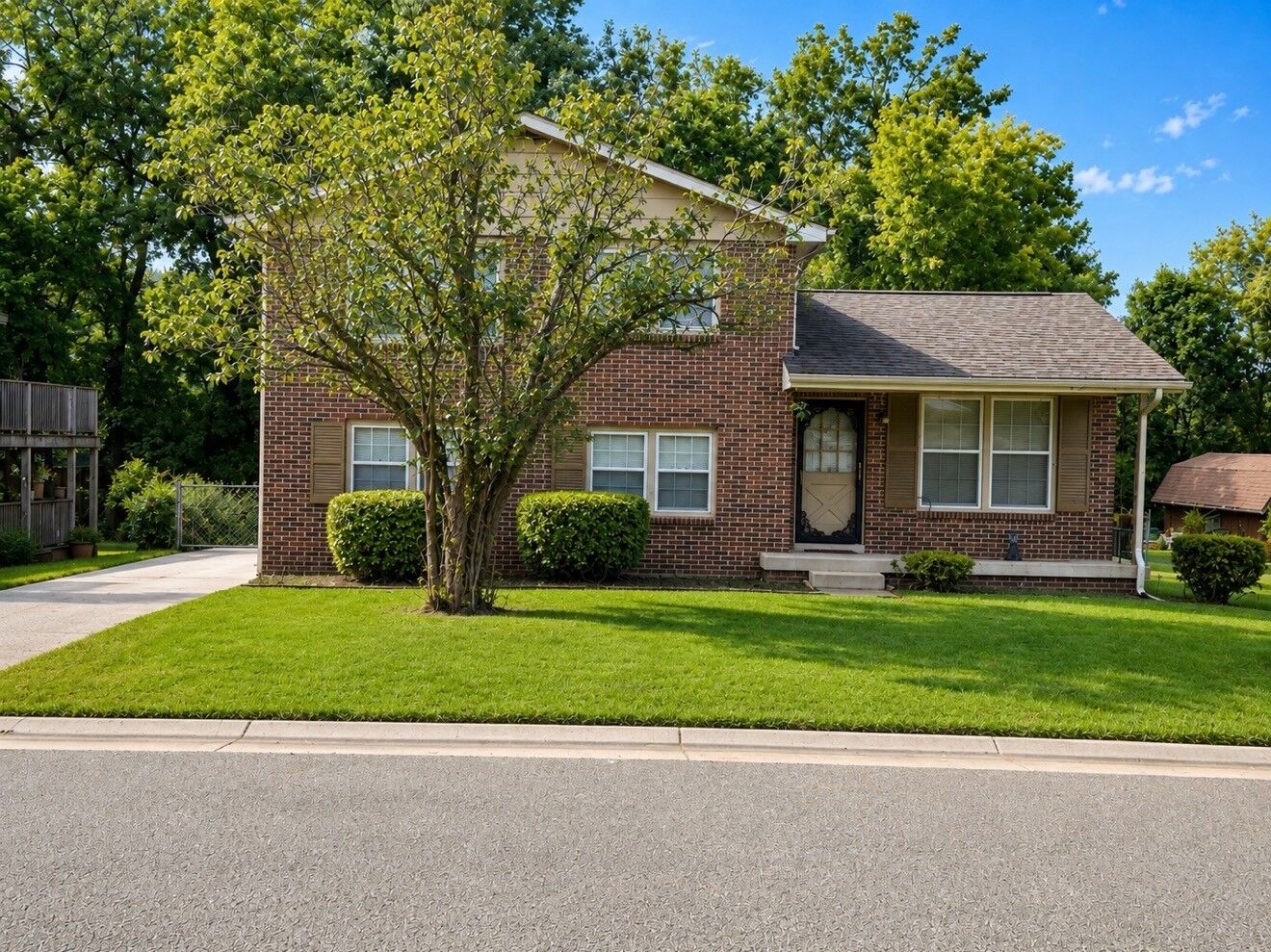Property Photo:  3024 Sunnyview Dr  TN 37218 