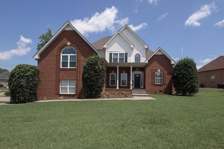 Property Photo: 100 Strathmore Ct TN 37075