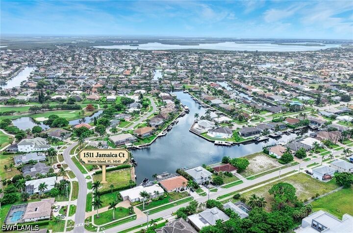 Property Photo: 1511 Jamaica Court FL 34145